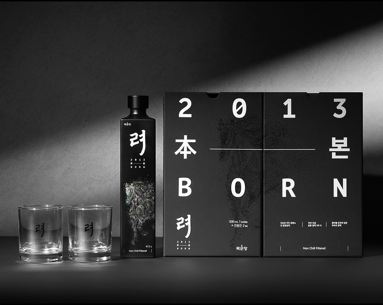 KookSoonDang's REA 2013 BORN: A Blend of Tradition and Modernity in Soju Packaging Design